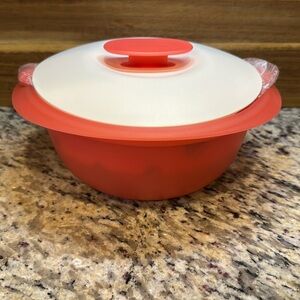 Tupperware Tortilla Keeper